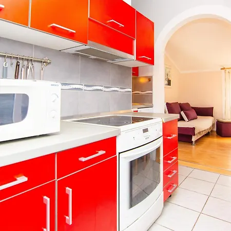 Apartman With Parking Space - 24901 *