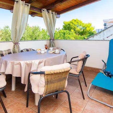 Apartman With Parking Space - 24901 Vir